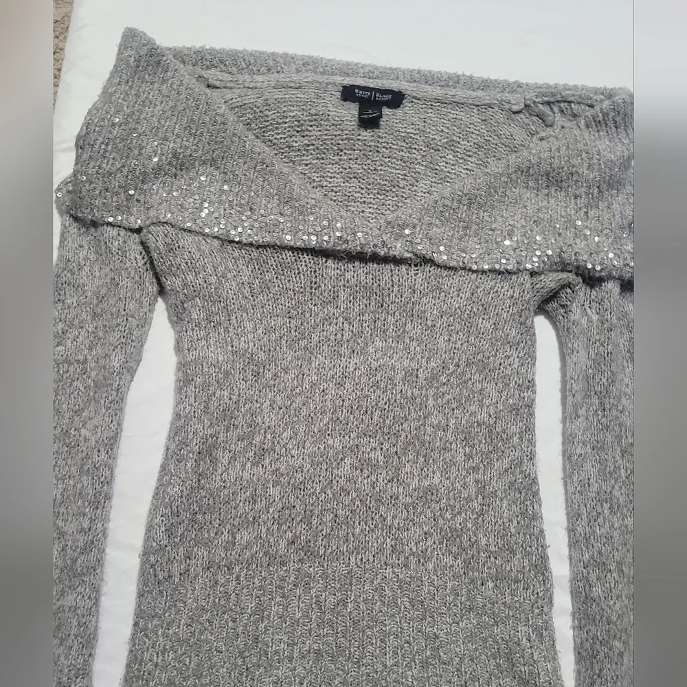 White House Black Market Off The Shoulder Knit Sweater In Light Gray Size Small - Picture 2 of 9